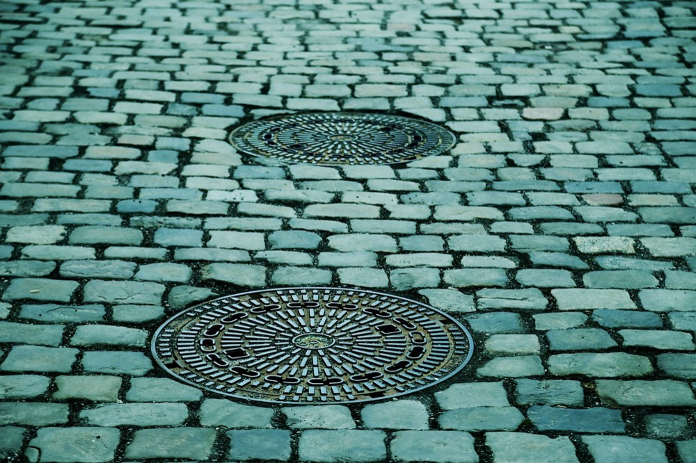 Pozzetto di ispezione su strada